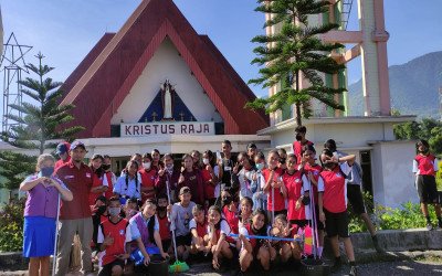 UPTD SMPN 1 LANGKE REMBONG MENGGELAR BAKTI SOSIAL DALAM RANGKA MENYAMBUT HUT SEKOLAH KE-72